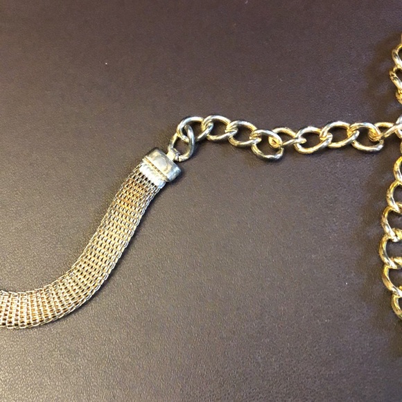 Gold colour chain belt - Picture 3 of 8